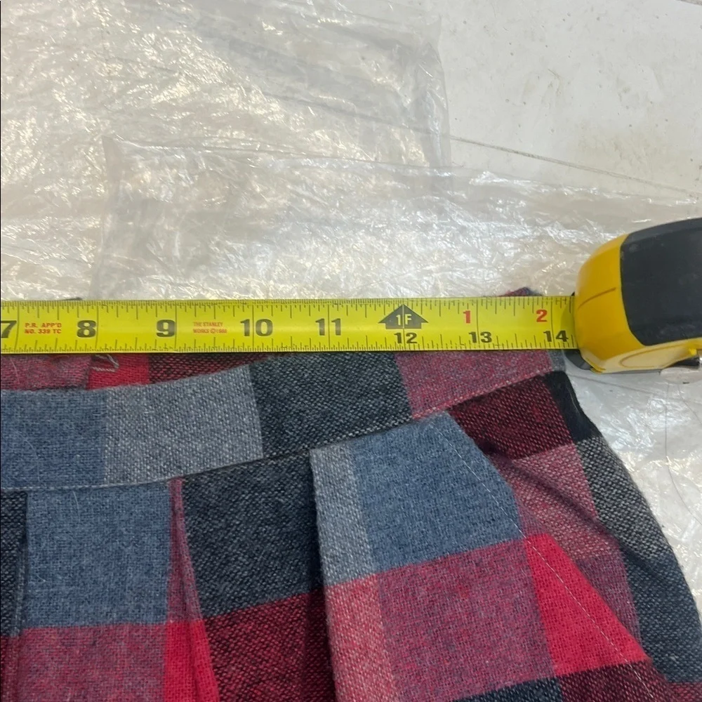 Wool blend vintage Plaid A-Line Skirt in Red and Black size 13-14.